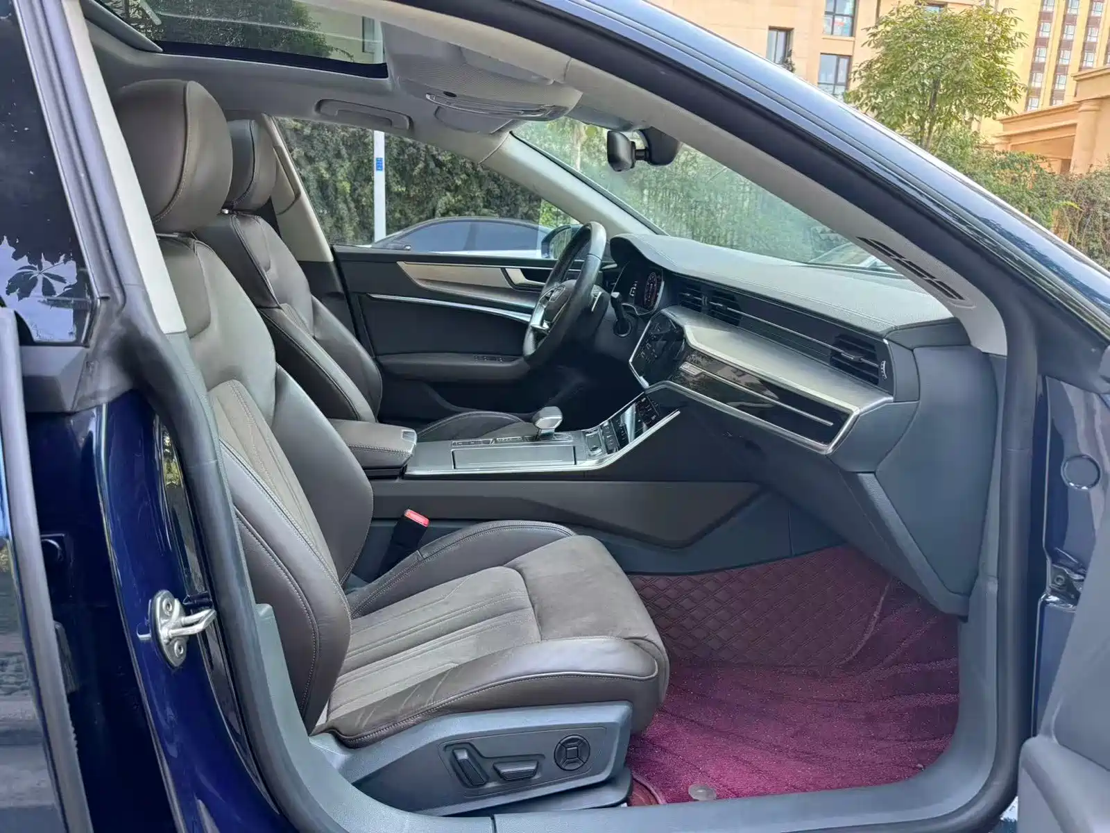 Фото 7 - Audi A7L