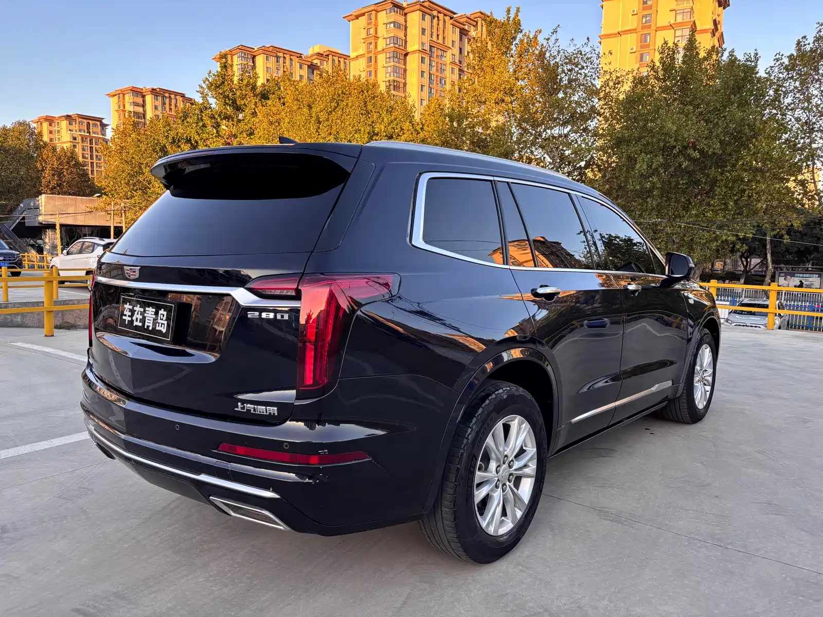 Photo 5 - Cadillac XT6