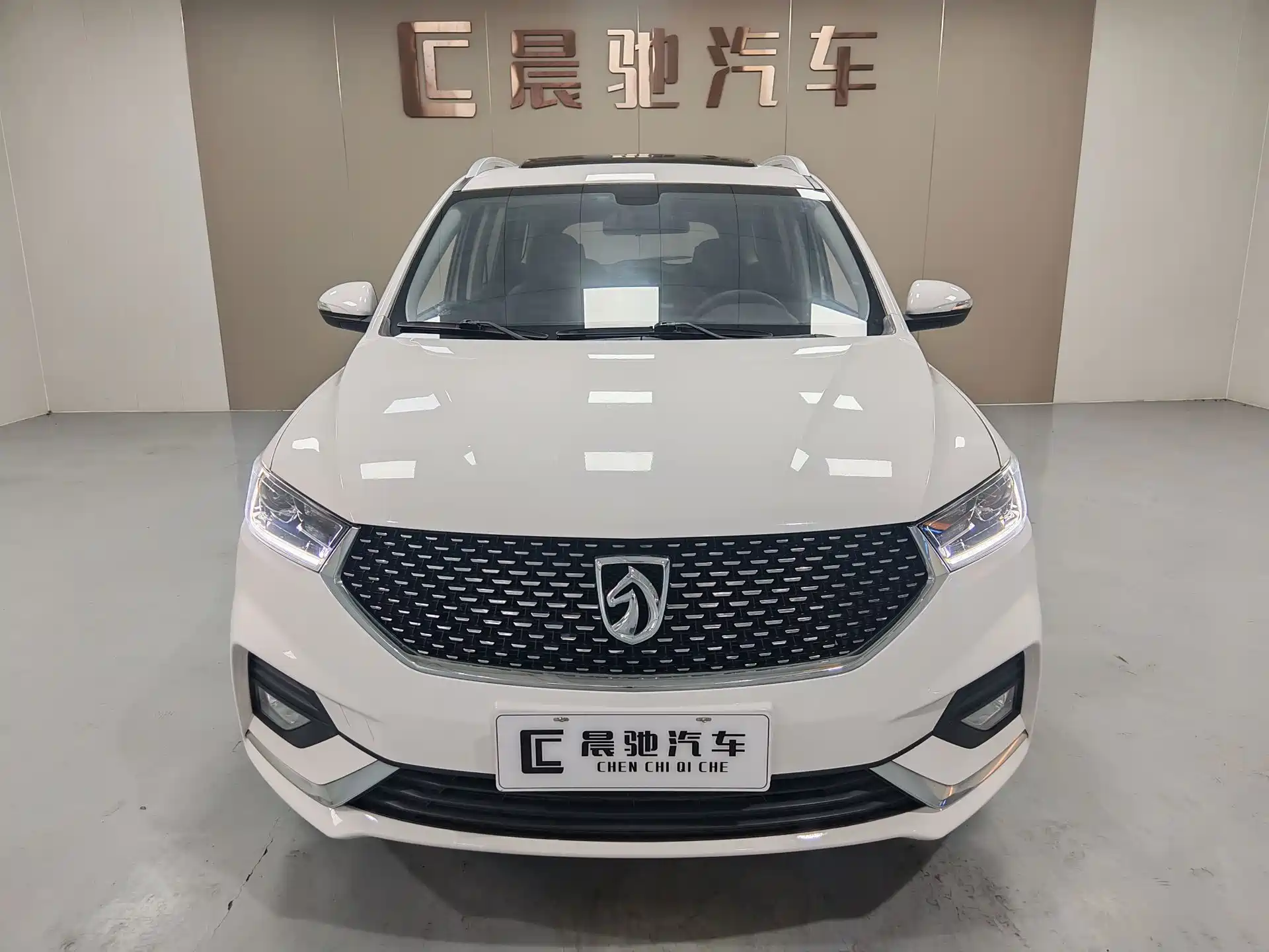 Фото 2 - Baojun 360
