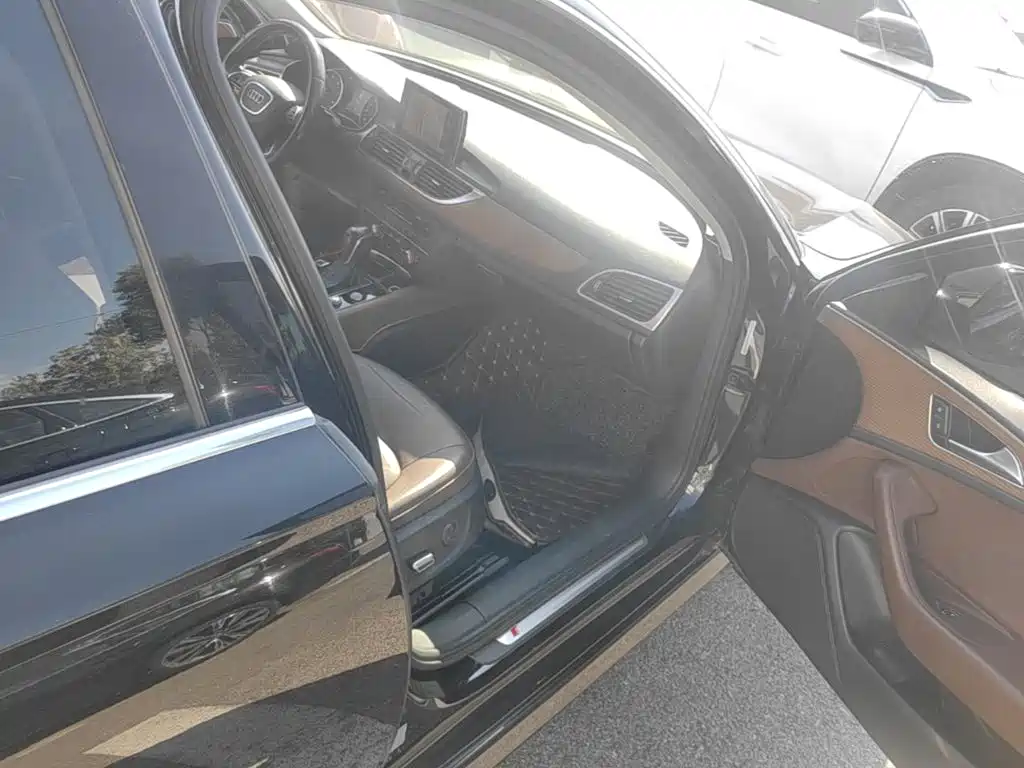 Photo 9 - Audi A6L