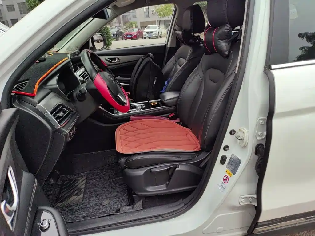 Photo 11 - Changan CS75
