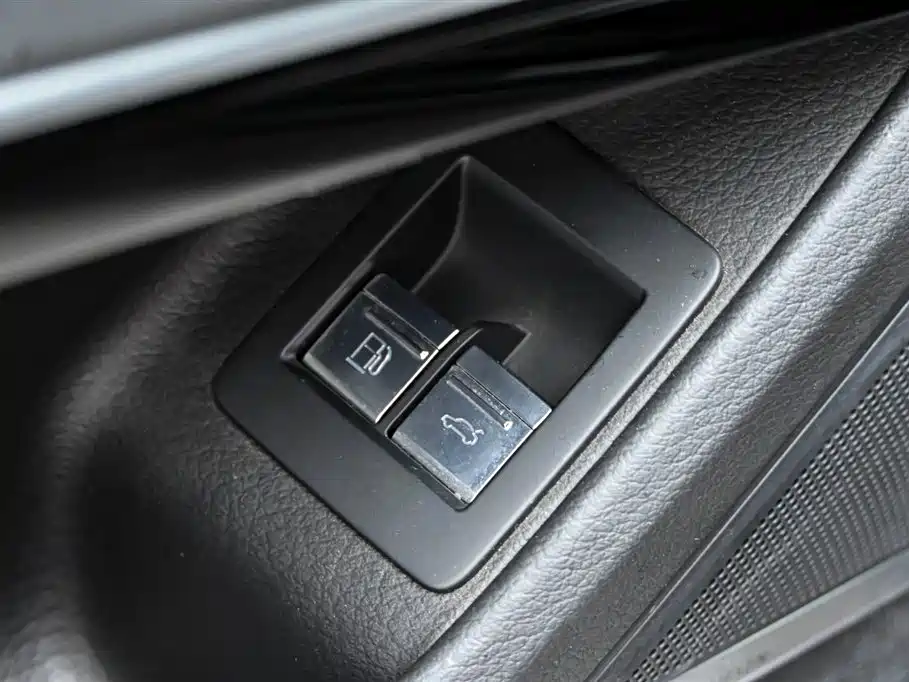 Audi A8 New Energy 2022 A8L 60 TFSIe quattro Collector's Edition фото 25