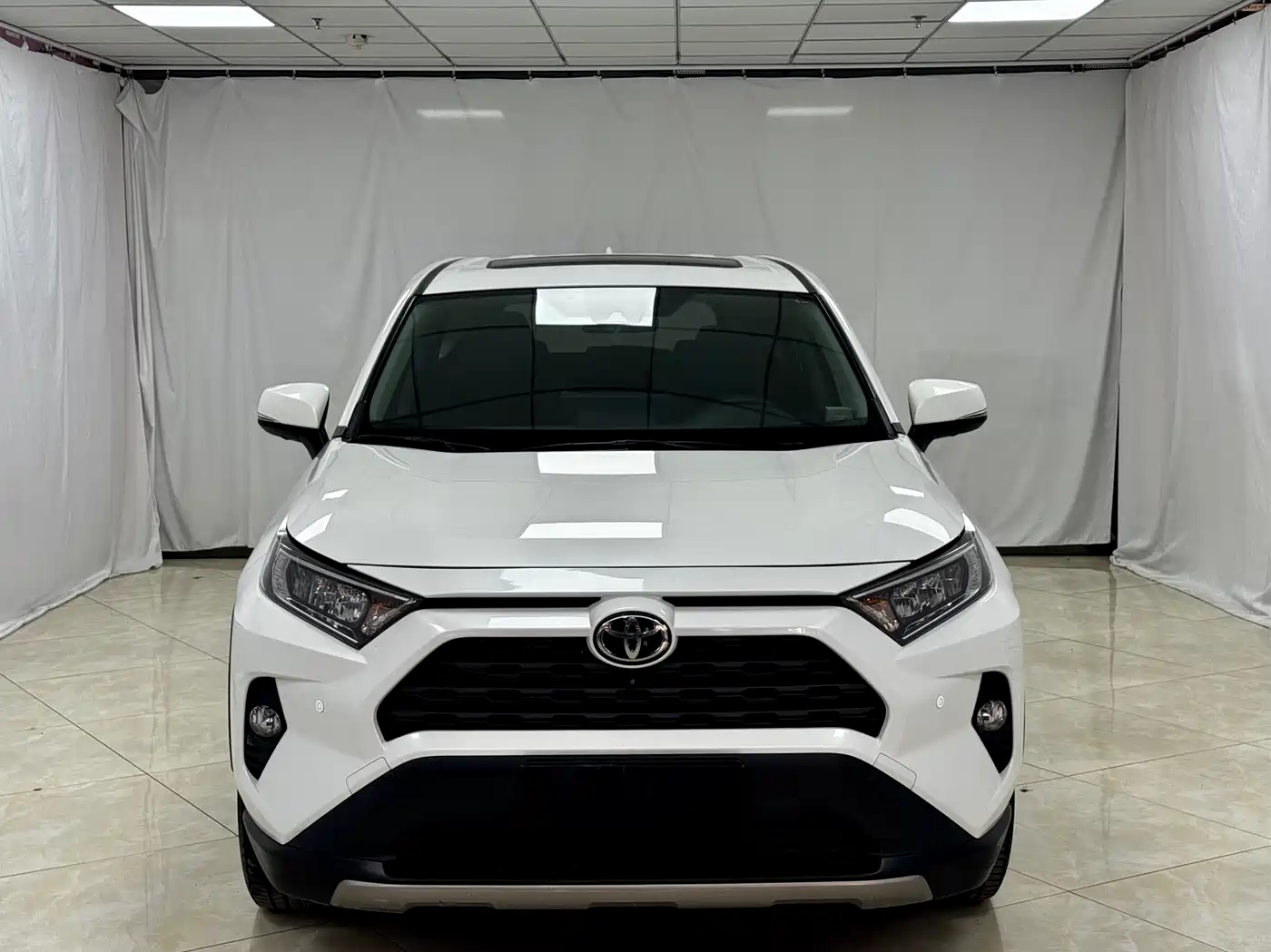 Toyota RAV4 Rongfang 2020 2.0L CVT 2WD Trend Edition фото 2