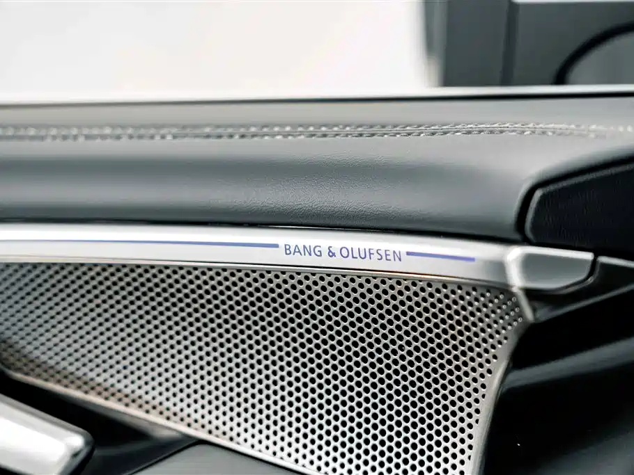 Фото 20 - Audi A6L
