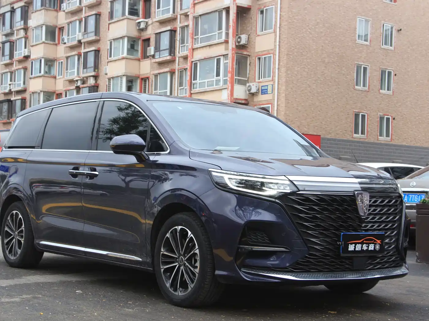 Roewe iMAX8 2022 400TGI Flagship фото 3
