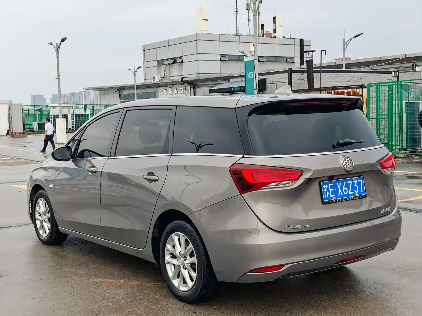 Buick GL6 2018 18T 6-Seater Luxury фото 6