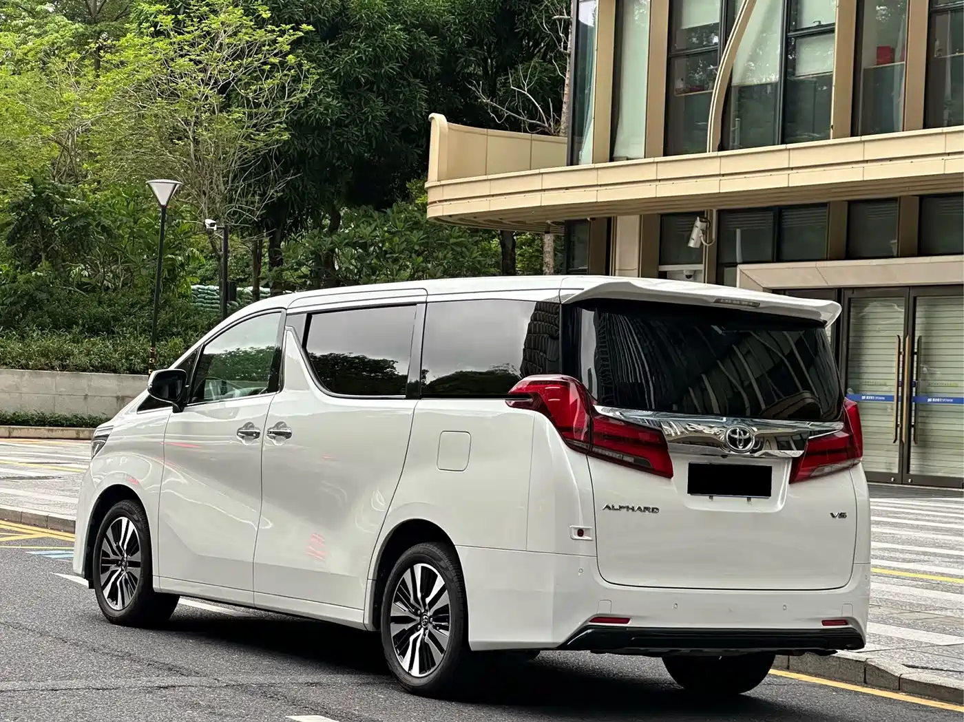 Toyota Alphard 2018 Facelift 3.5L Premium Edition фото 14