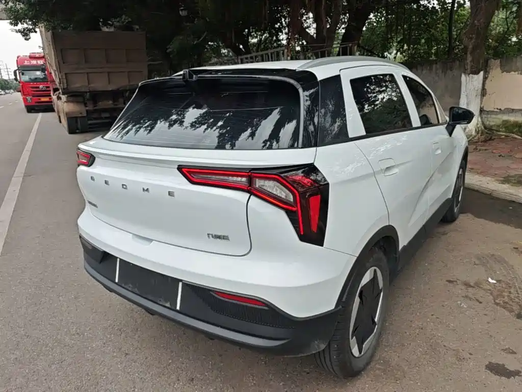 Photo 7 - Geely Geometry E Firefly
