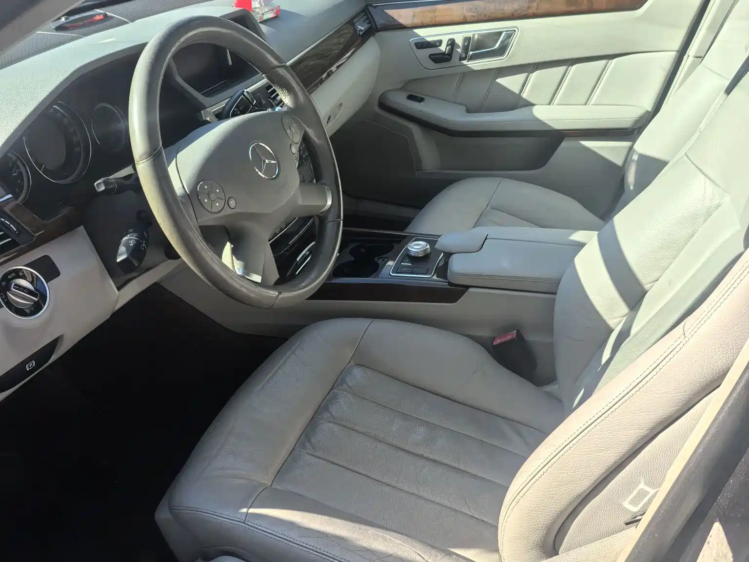 Фото 5 - Mercedes-Benz E-Class