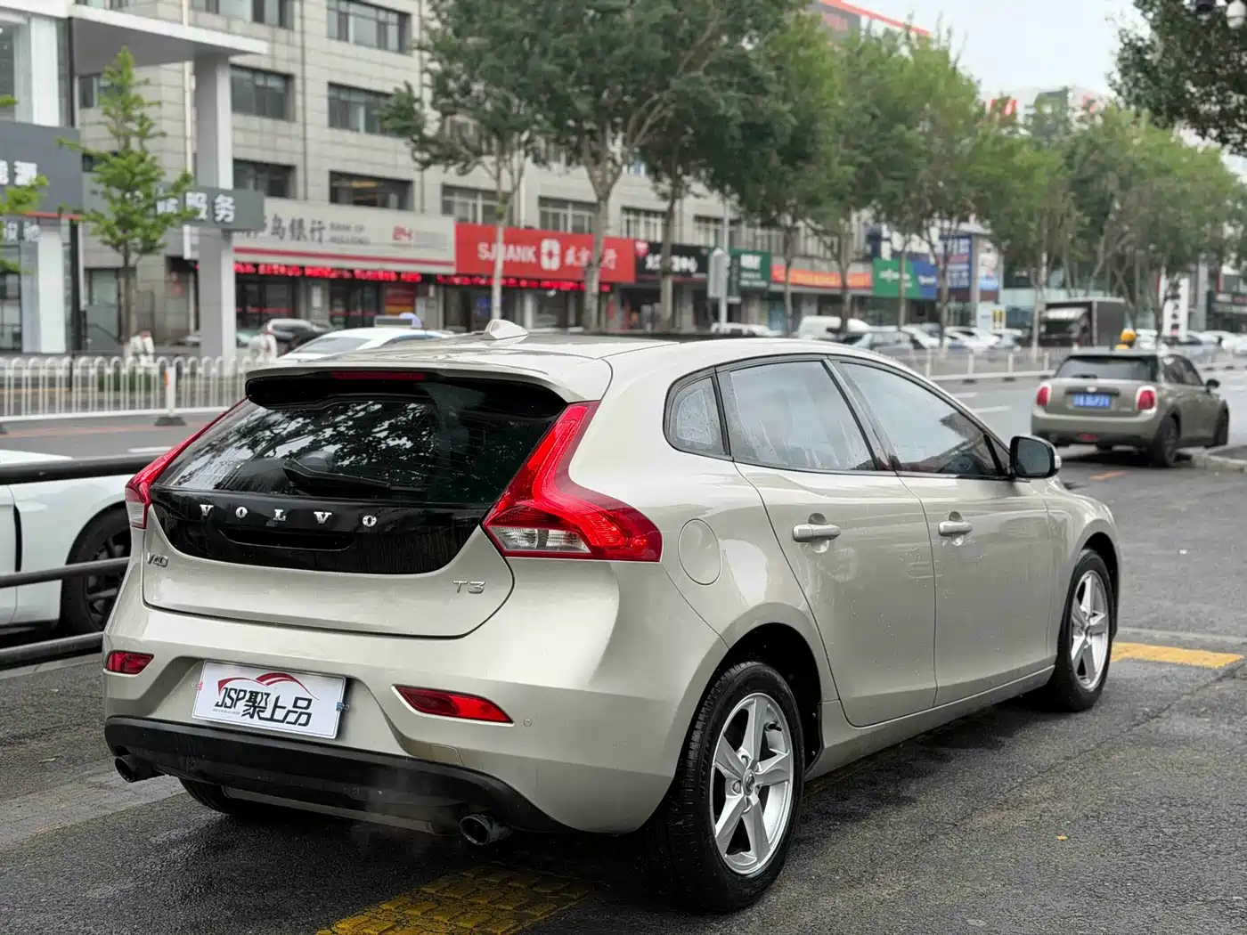 Фото 11 - Volvo V40