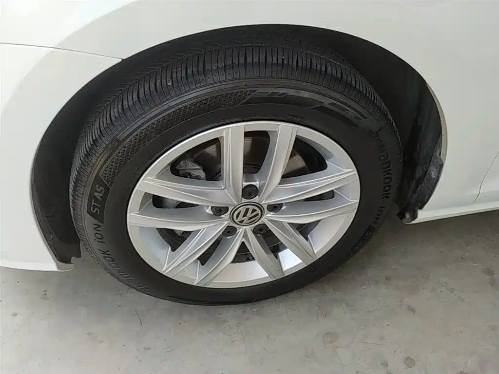 Volkswagen Golf 2018 230TSI Automatic Comfort фото 23