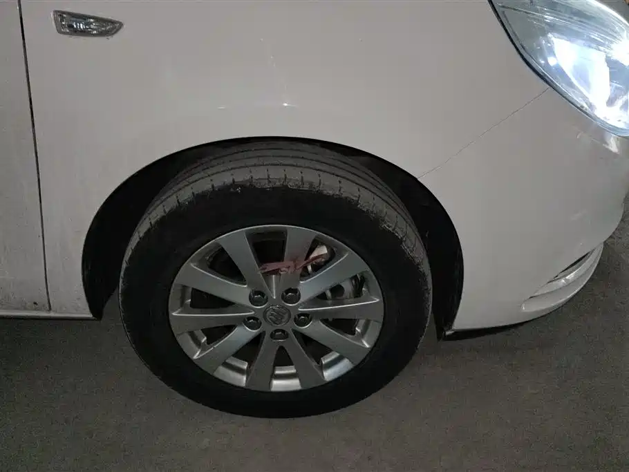 Buick GL8 2018 28T Comfort China VI фото 6
