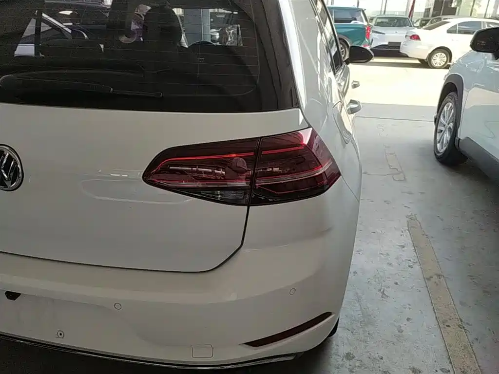 Volkswagen Golf 2018 230TSI Automatic Comfort фото 8
