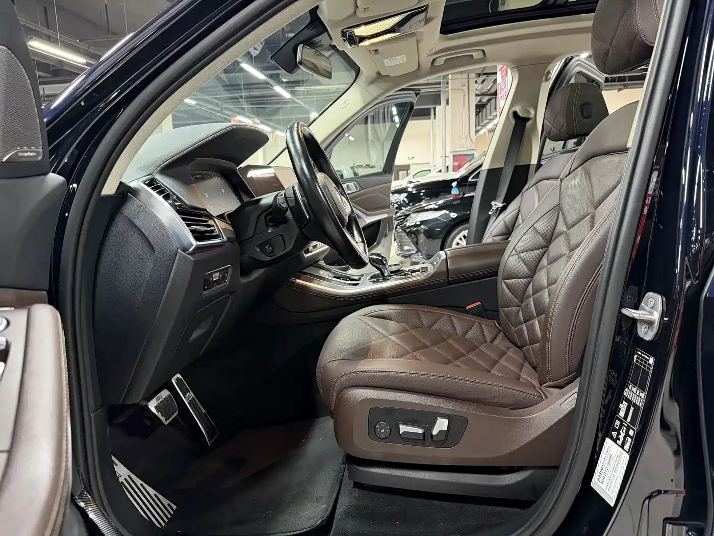 BMW X5 2022 xDrive 30Li Premium M Sport Package фото 8