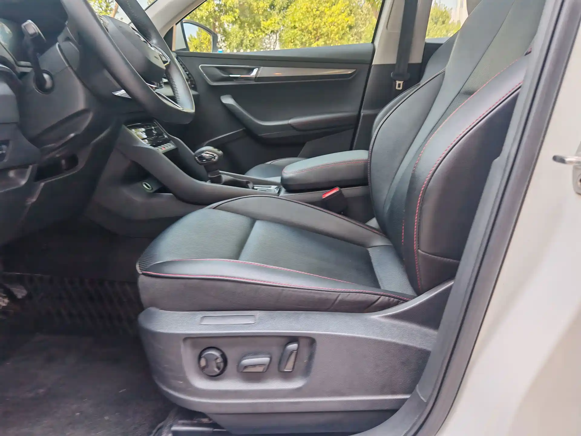 Photo 11 - Škoda Karoq