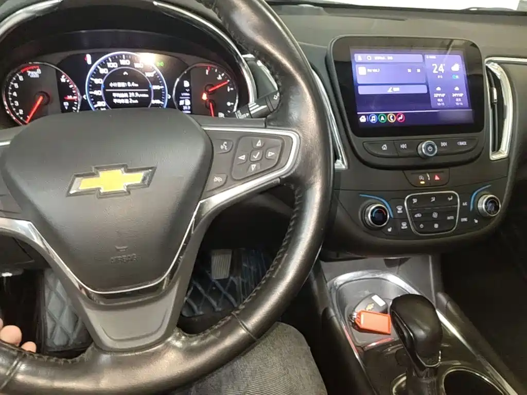 Photo 10 - Chevrolet Malibu XL