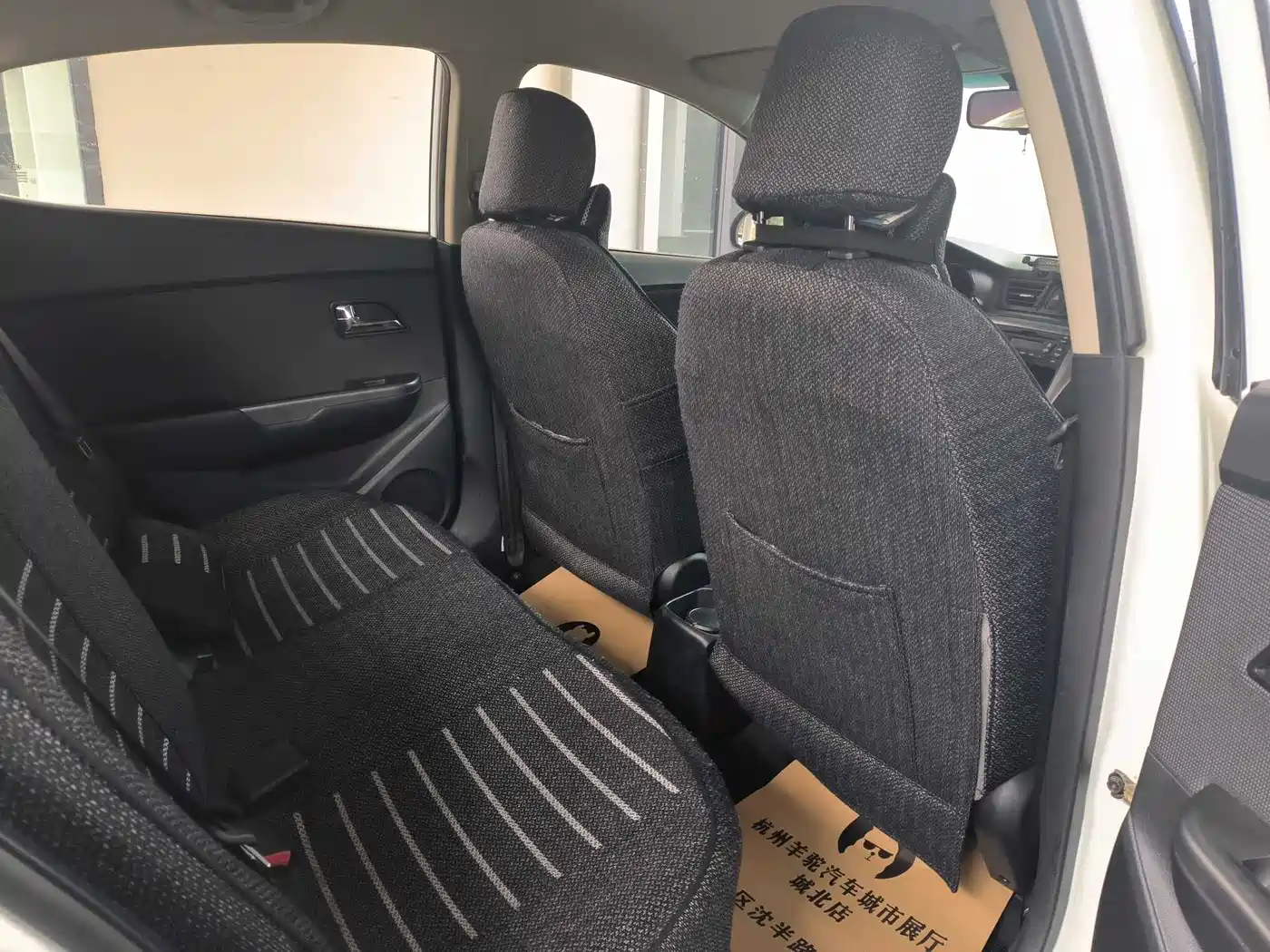 Kia K2 2012 Sedan 1.4L AT GLS Commemorative Edition фото 9