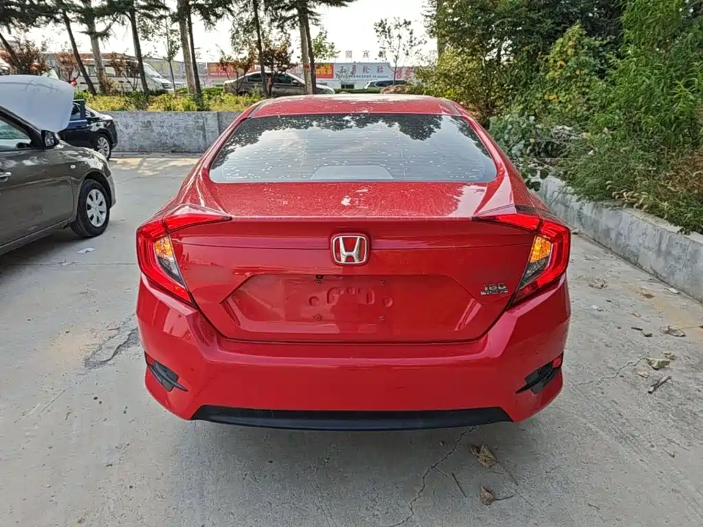 Photo 6 - Honda Civic