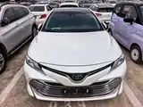 Фото 2 - Toyota Camry