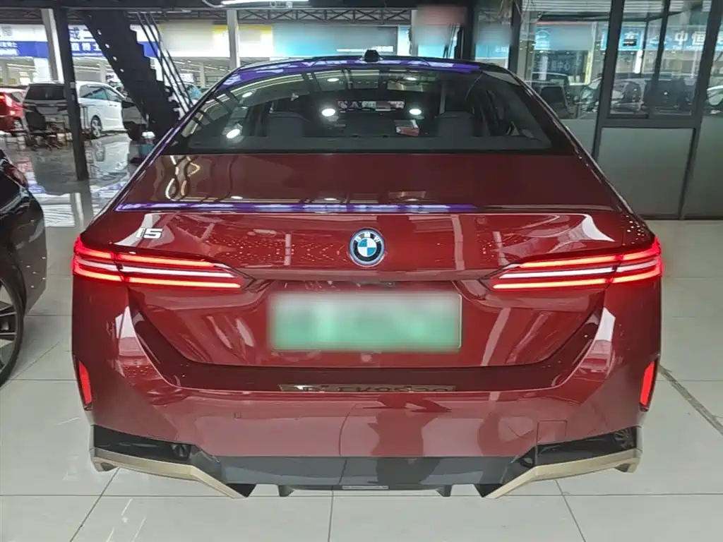 BMW i5 2024 eDrive 35L Premium Model M Sport Package фото 6