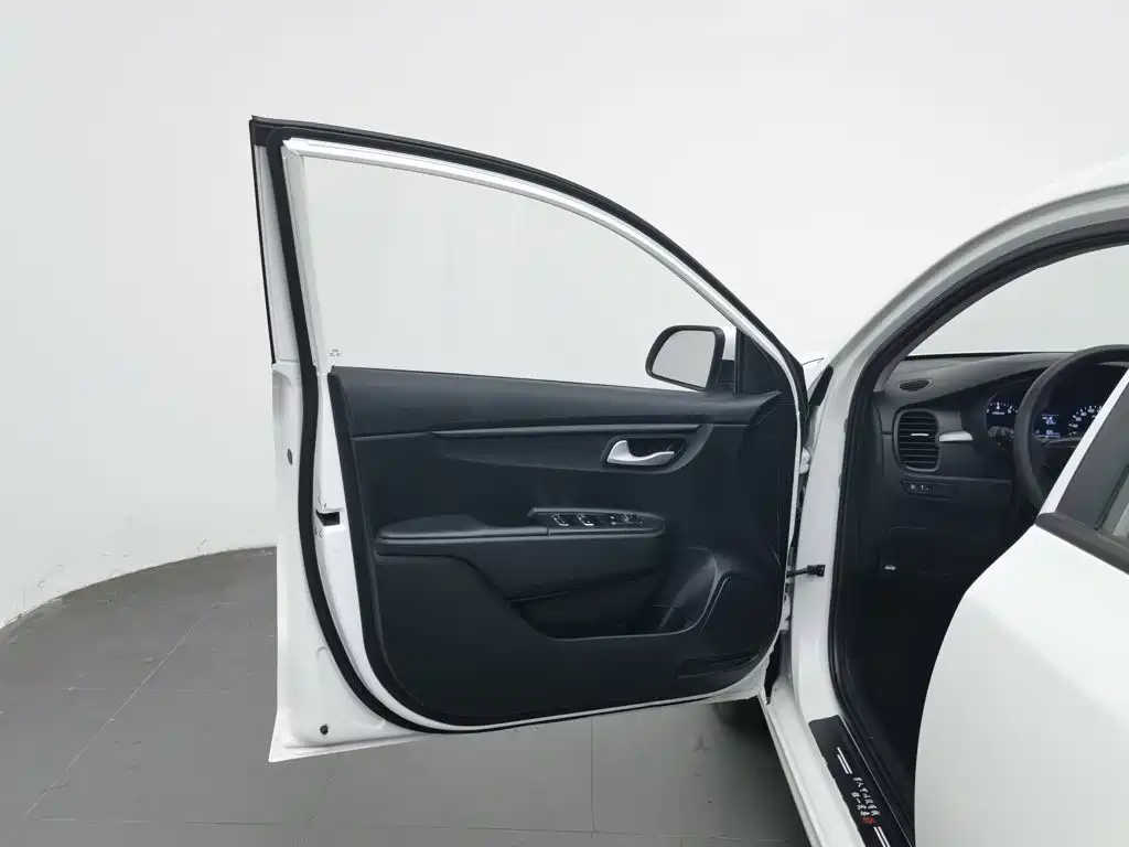 Фото 8 - Kia K2