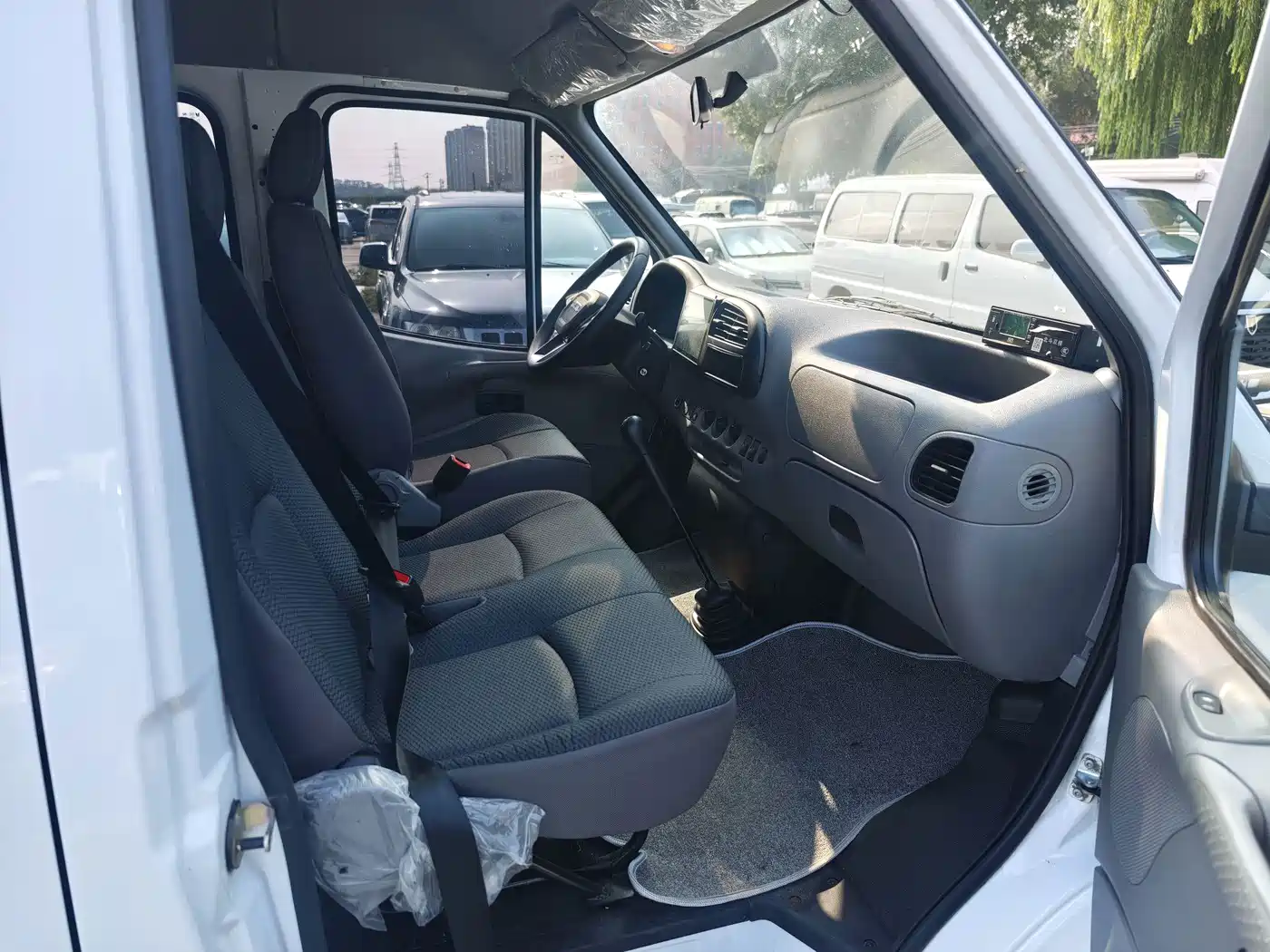 Jiangling Tesun 2019 2017 2.4L Business Long Wheelbase Medium Roof 14/15-seat 4G69S4N
