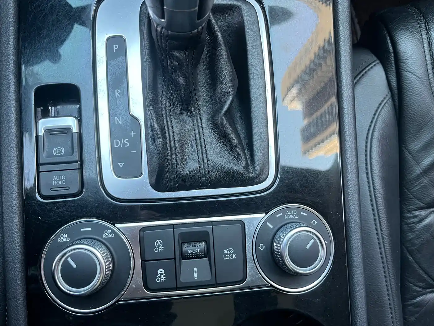 Volkswagen Touareg 2017 3.0TSI Explorer Edition фото 14