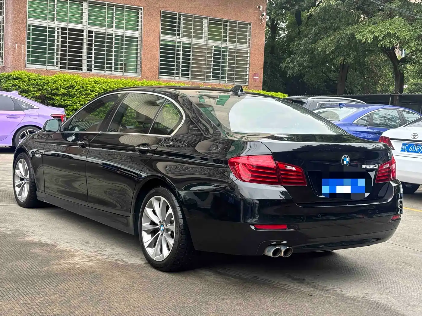 BMW 5 Series 2017 525Li Leading Edition фото 3