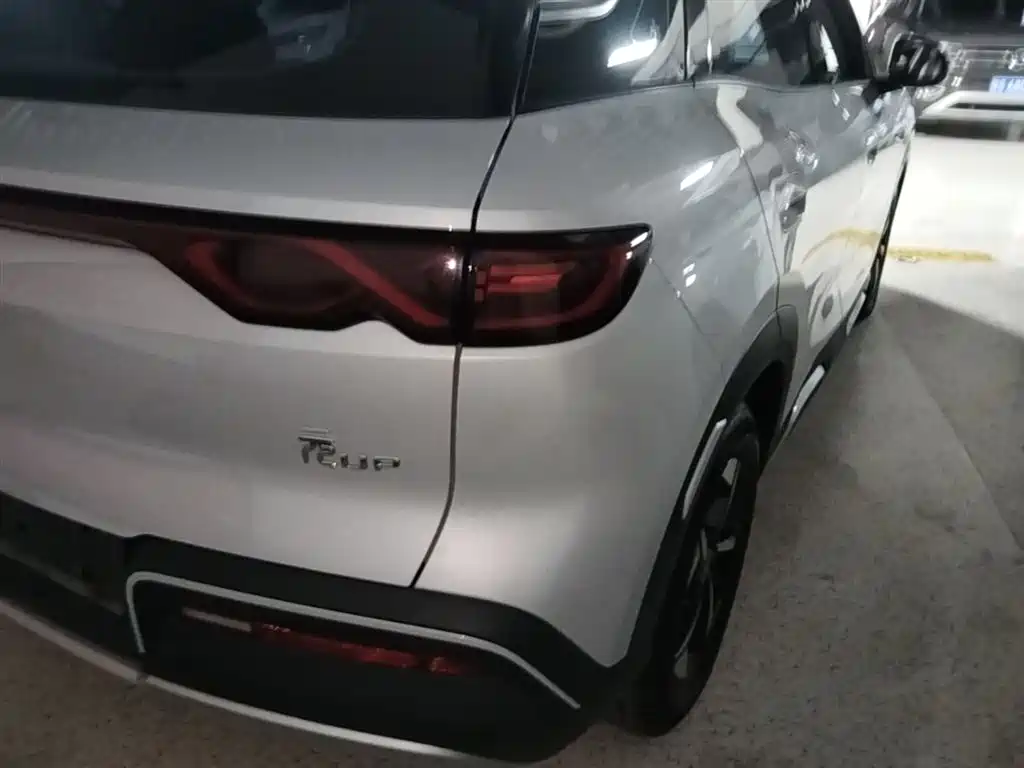 BYD Yuan UP 2024 401KM Surpass Edition фото 8