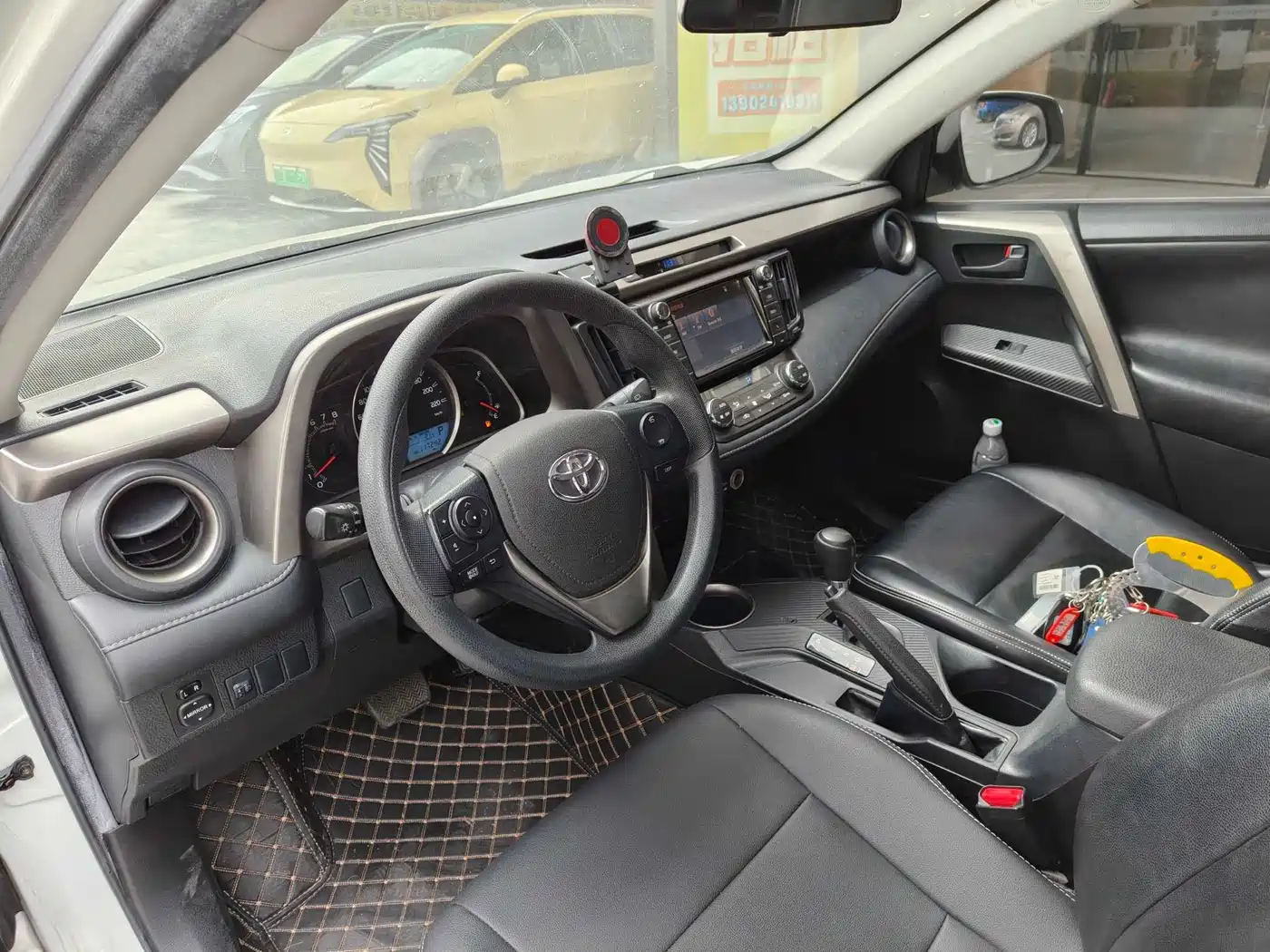 Toyota RAV4 Rongfang 2015 2.0L CVT 2WD Trend Edition фото 12