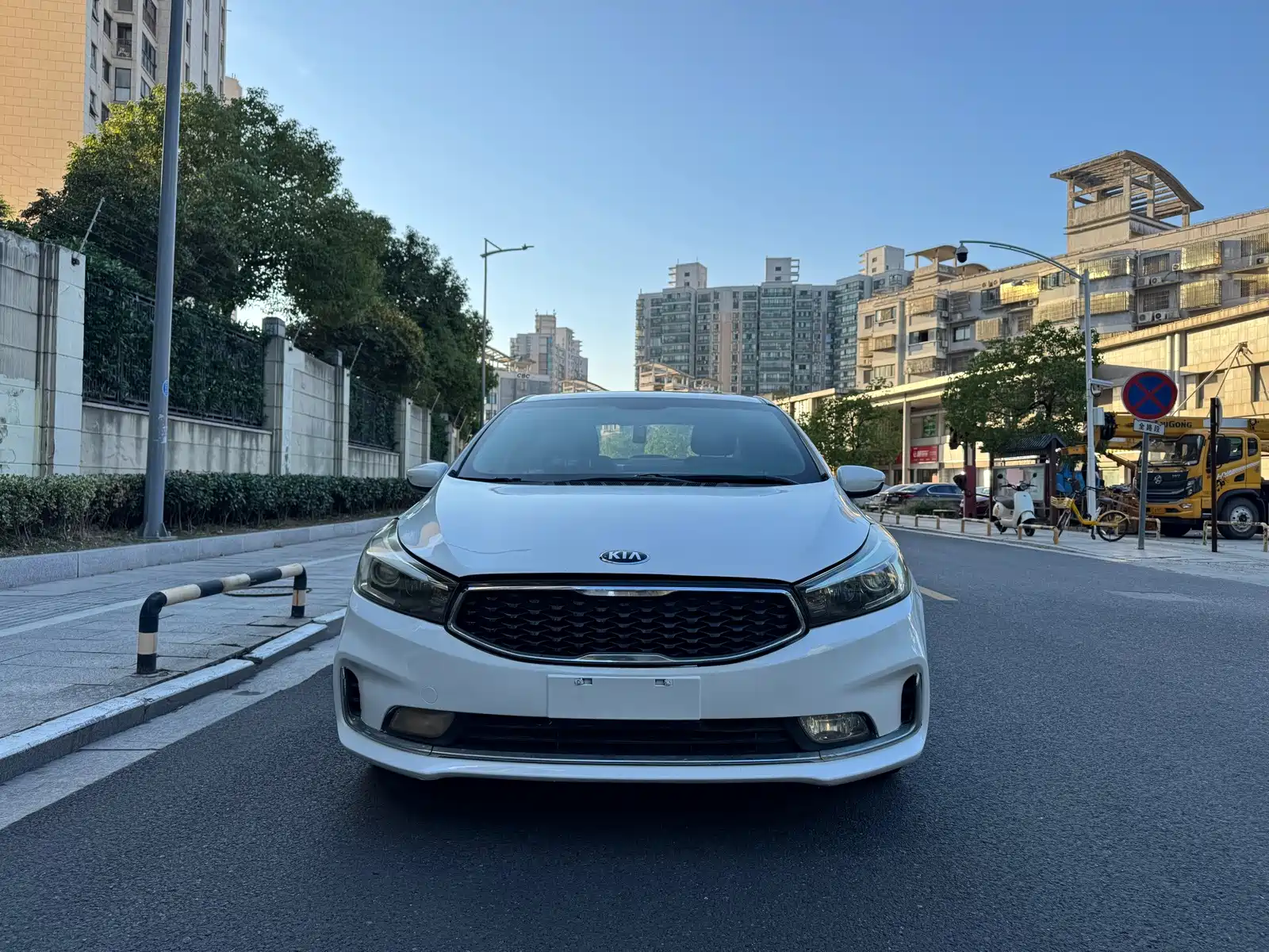 Photo 2 - Kia K3