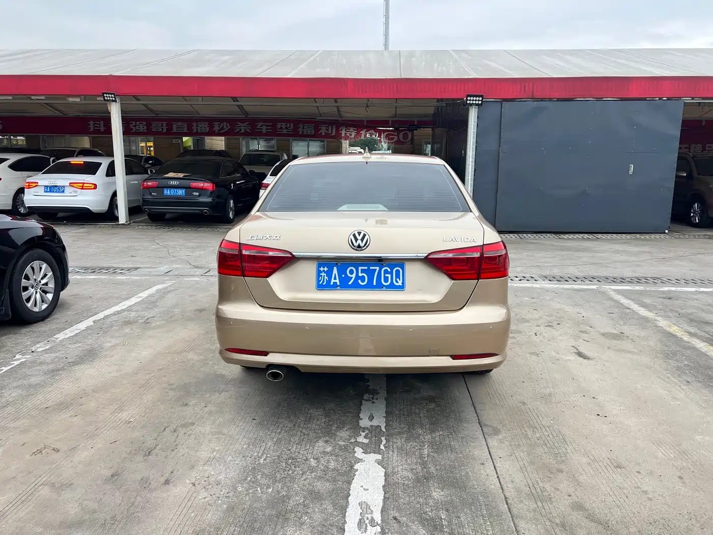 Volkswagen Lavida 2013 2013 1.6L Automatic Luxury Edition