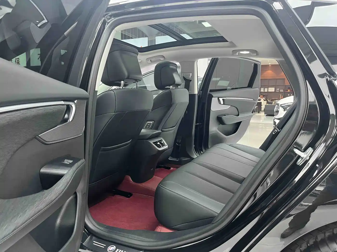Buick LaCrosse 2025 2026 Model 28T Platinum Edition