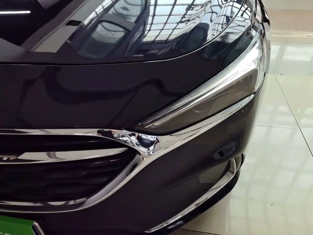 Photo 24 - Buick LaCrosse