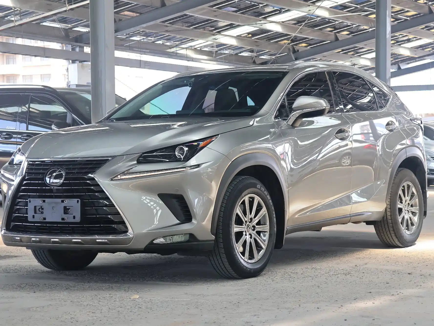 Фото 1 - Lexus NX