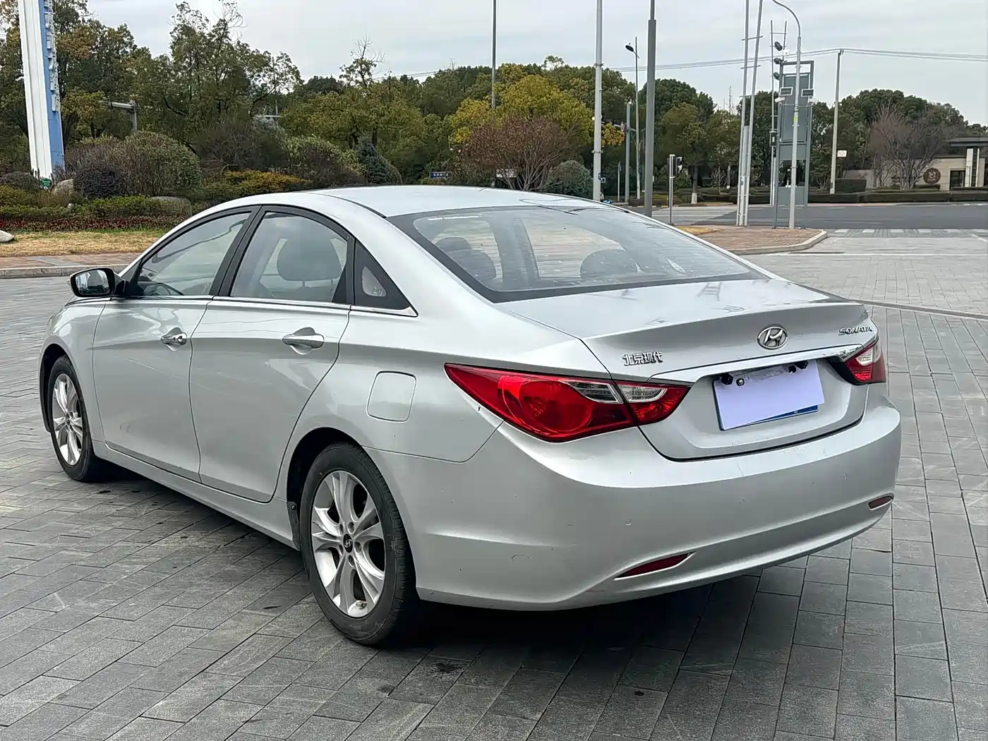 Hyundai Sonata 2013 2.0L Automatic Luxury Edition фото 7