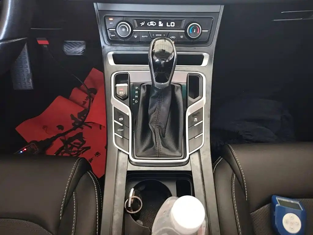 Фото 14 - Geely Emgrand