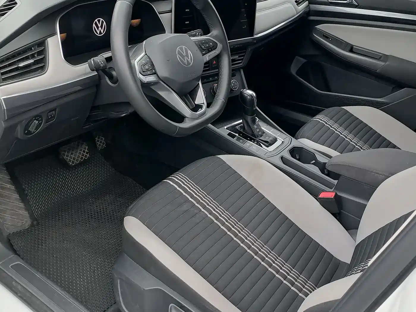Volkswagen Bora 2023 200TSI DSG Yuexing Edition фото 4