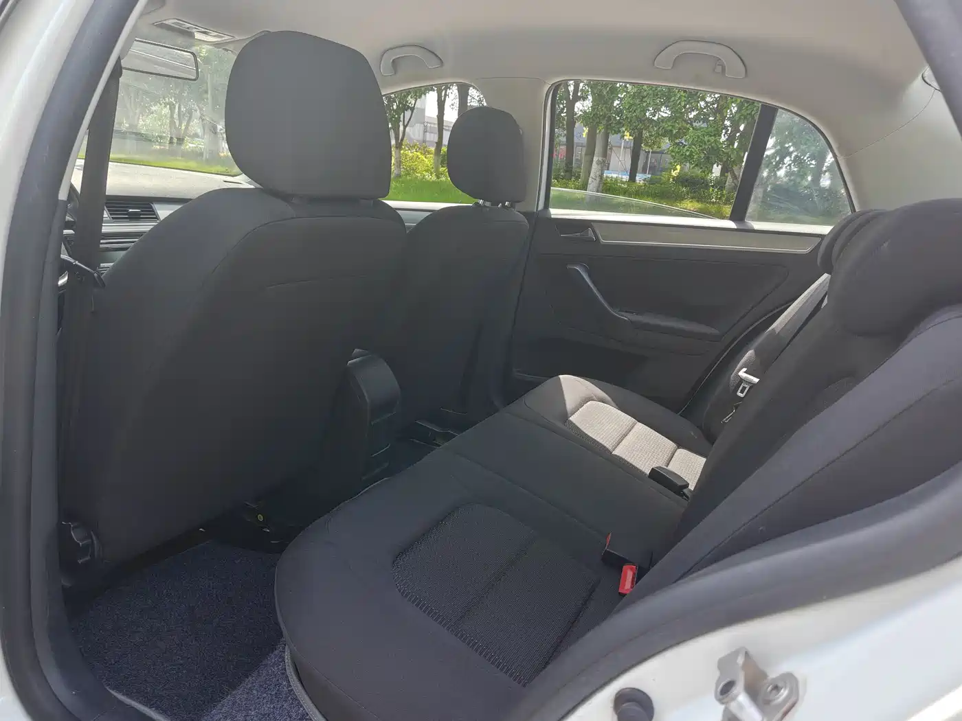 Volkswagen Bora 2014 1.6L Automatic Fashion Edition фото 7