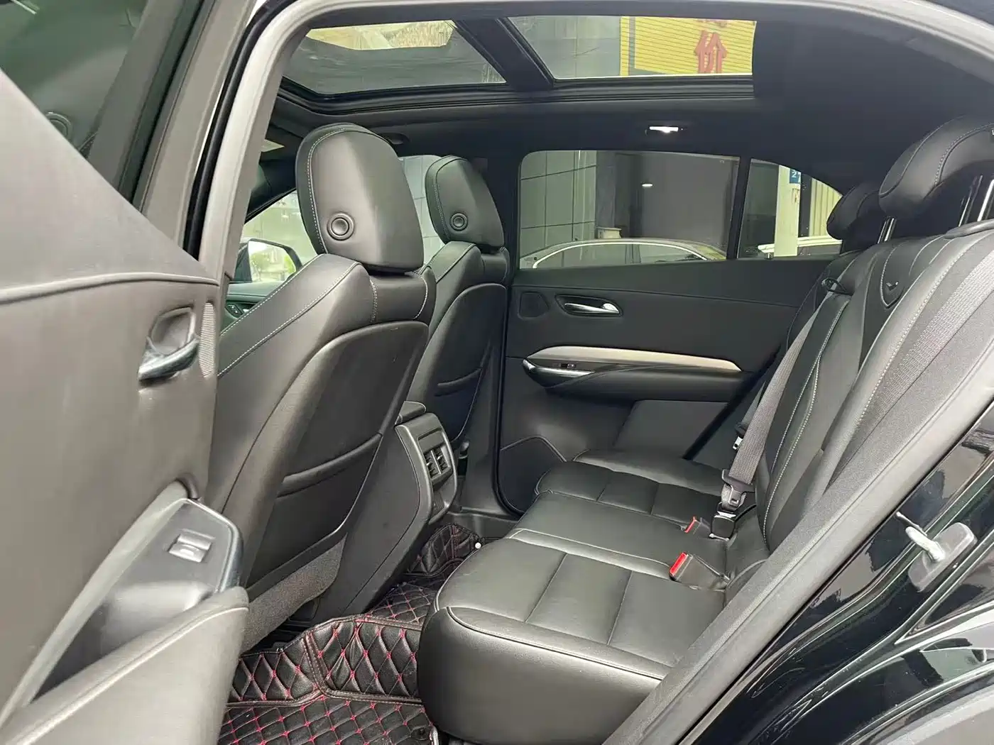 Cadillac XT4 2018 28T FWD Leading Edition фото 5