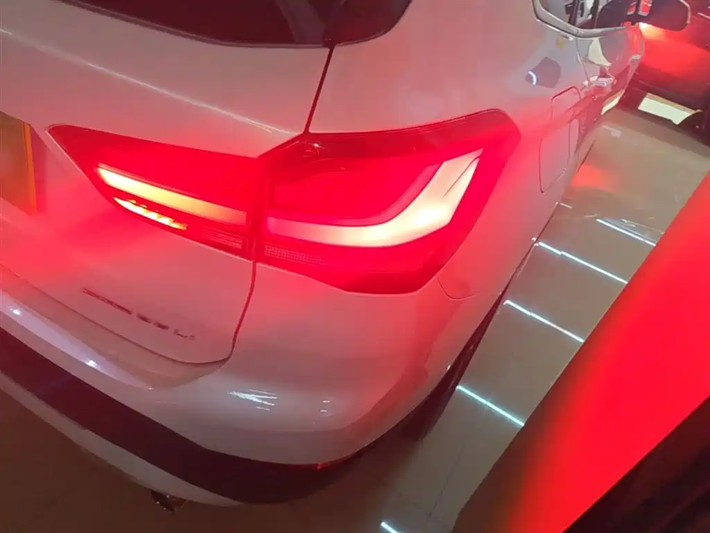 BMW X1 2022 sDrive25Li Leading фото 8