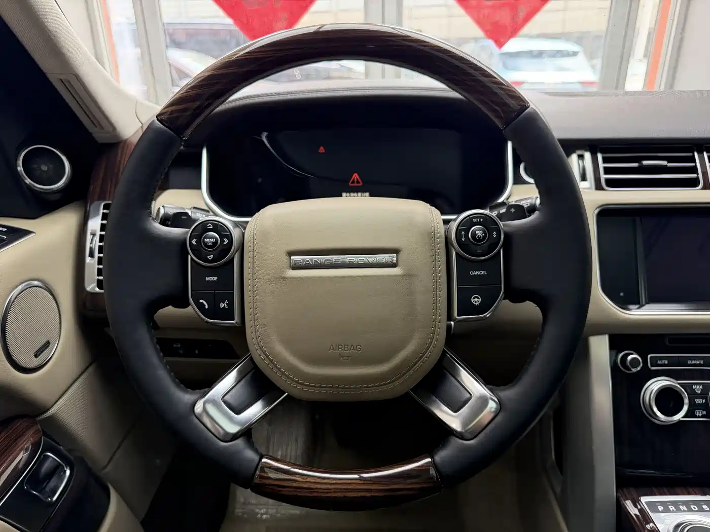 Фото 10 - Land Rover Range Rover