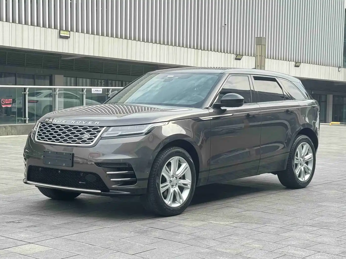 Land Rover Range Rover Velar 2022 250PS Golden Collector's Edition