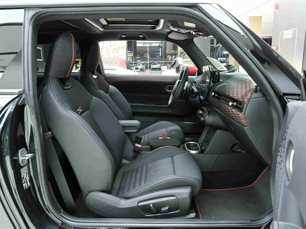 MINI JCW 2026 2025 JOHN COOPER WORKS