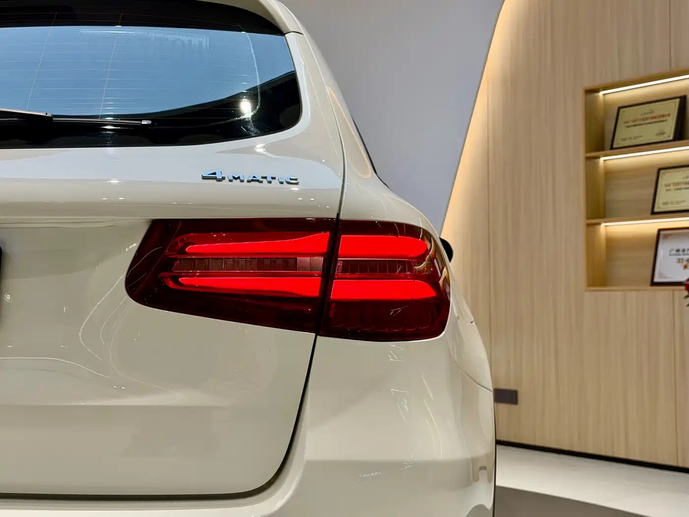 Mercedes-Benz GLC 2018 Facelift GLC 260 4MATIC Luxury фото 19