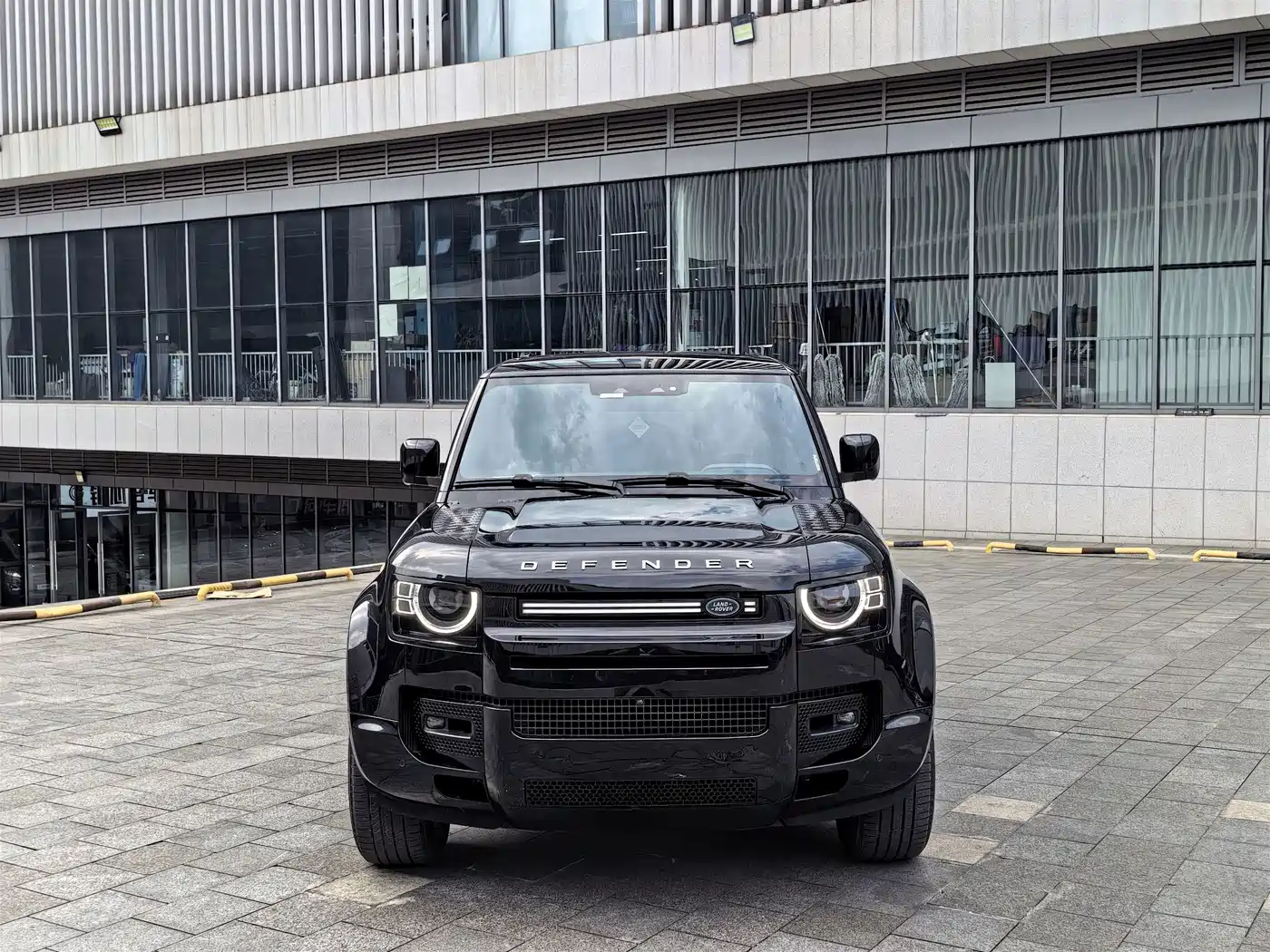 Land Rover Defender 2025 2025 110 3.0T P400 -Dynamic HSE
