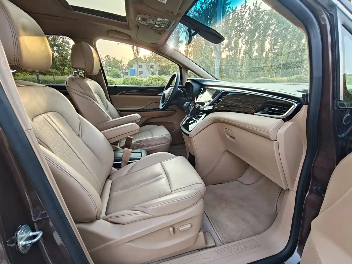 Buick GL8 2017 ES 28T Luxury China V фото 12