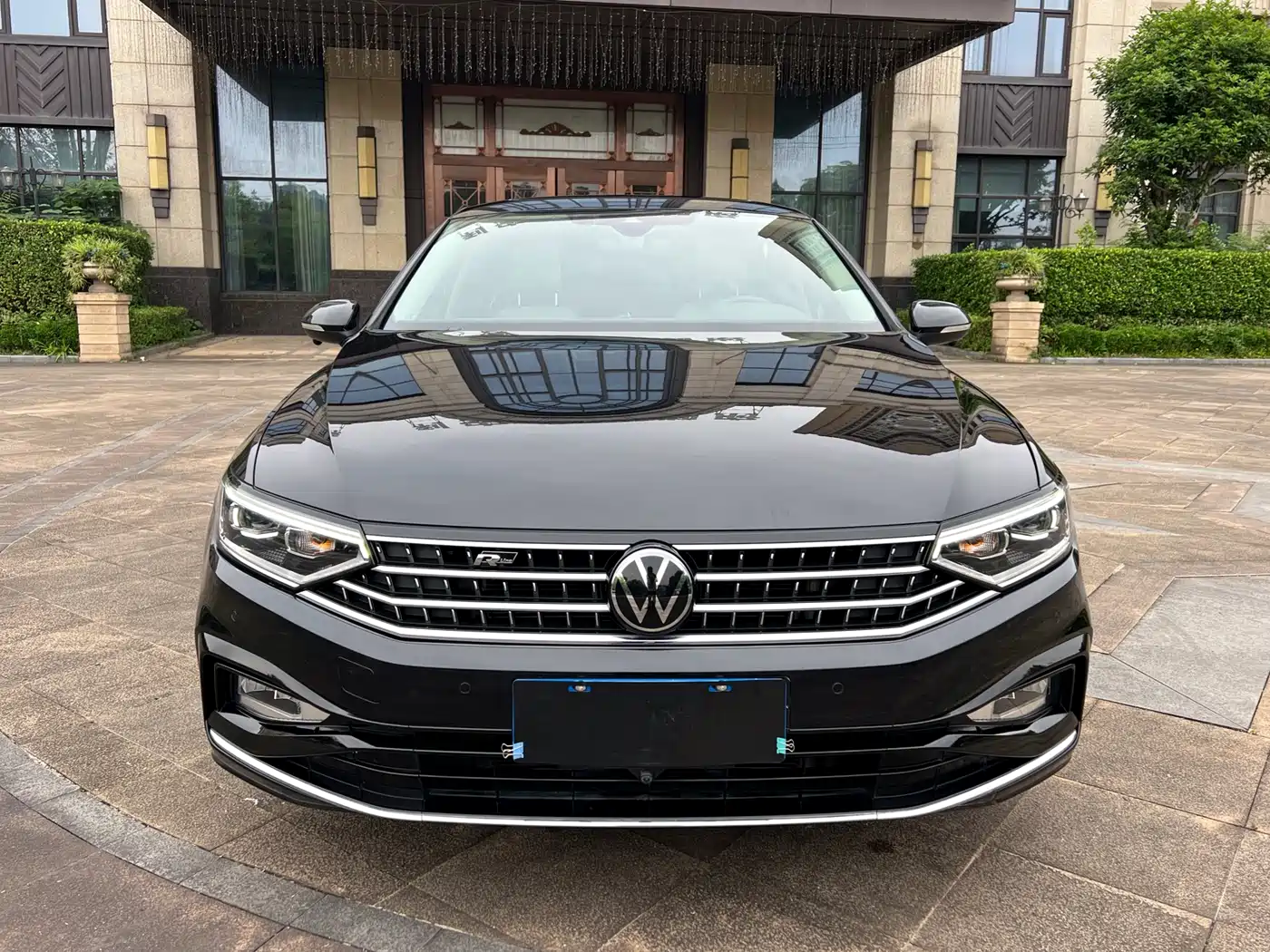 Volkswagen Magotan 2023 Model 2 Million Commemorative Edition 330TSI DSG Luxury