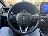 Фото 6 - Toyota RAV4