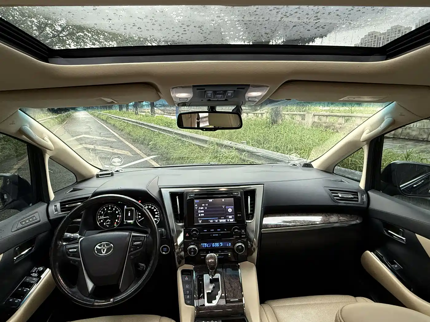 Toyota Alphard 2018 Facelift 3.5L Premium Edition фото 14